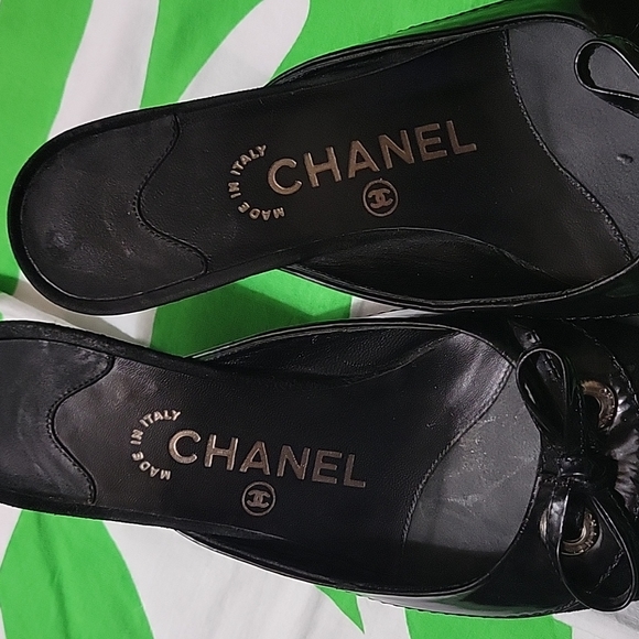 SOOOOOOOOLDChanel authentic shoes - Picture 4 of 12